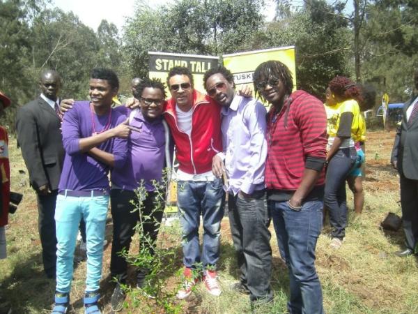 Shaggy, Cabo Snoop, Davis, Msechu and Alpha Plant Trees In Karura © 2011 IMG_PR