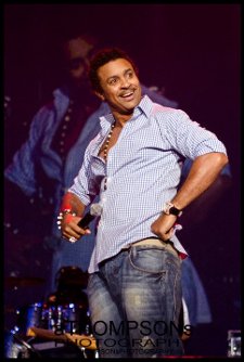 Shaggy live photo at the Wembley Arena in London 2011 courtesy of © Andrew Thompson Photography